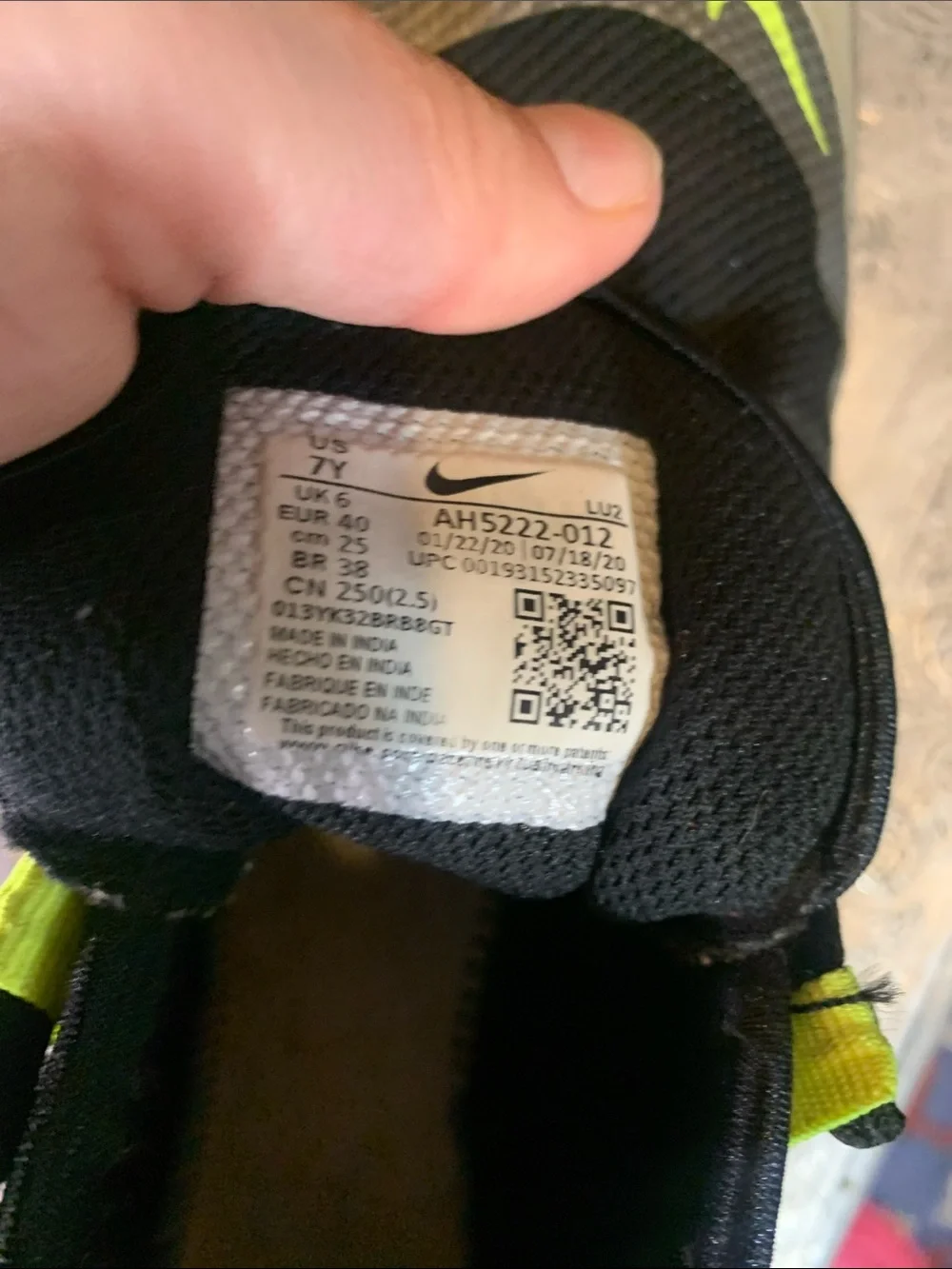 Nike Air Max Axis Gray and Green Sneakers Size 7Y